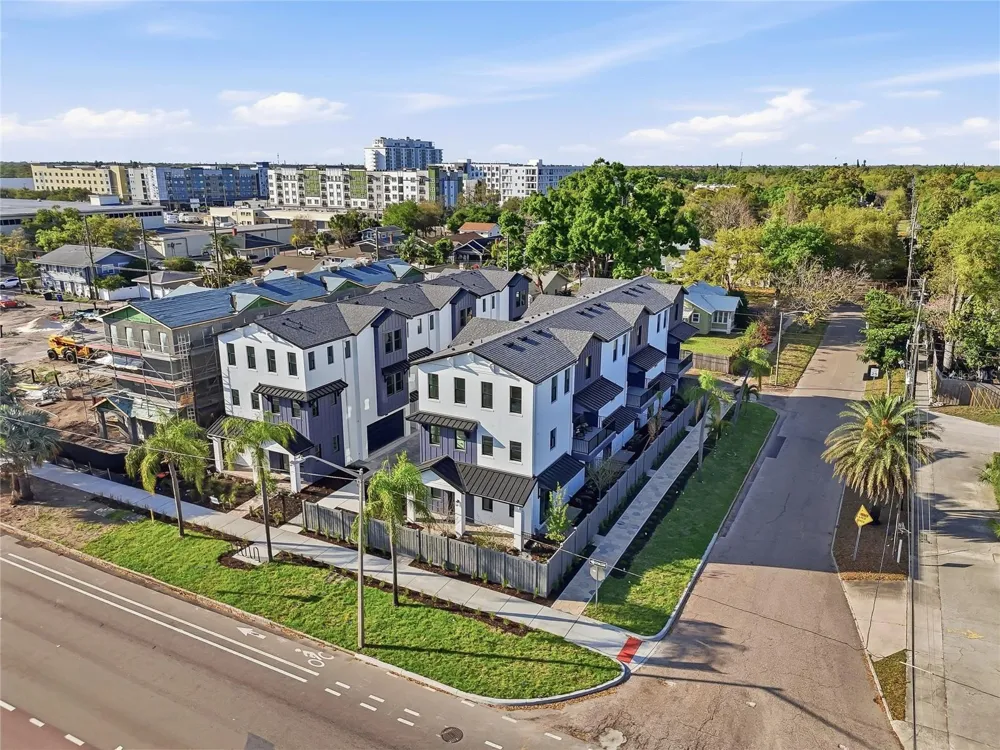 3009 1ST AVENUE St Petersburg, FL 33713