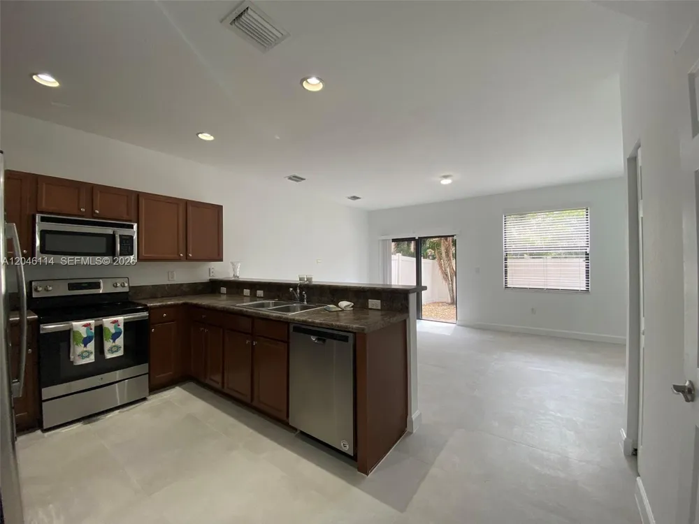 3538 W 88th Terrace #3538 Hialeah Gardens, FL 33018