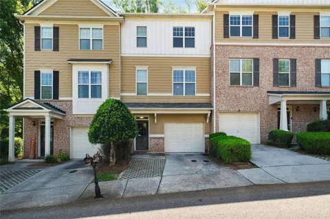 1798 Oakbrook Lane NW #8