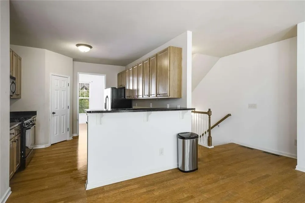 1798 Oakbrook Lane NW #8 Kennesaw, GA 30152