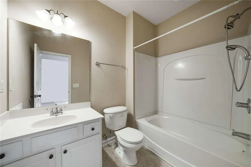 1798 Oakbrook Lane NW #8 Kennesaw, GA 30152
