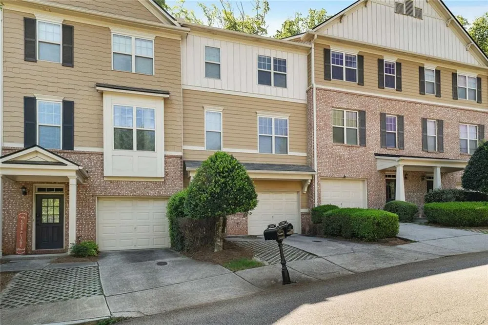 1798 Oakbrook Lane NW #8 Kennesaw, GA 30152