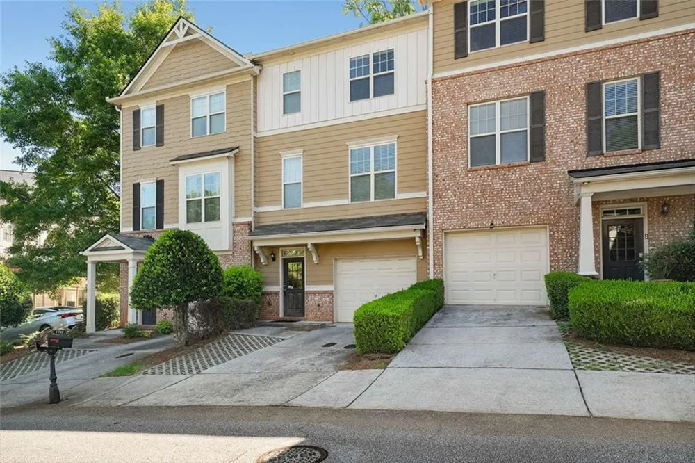1798 Oakbrook Lane NW #8 Kennesaw, GA 30152