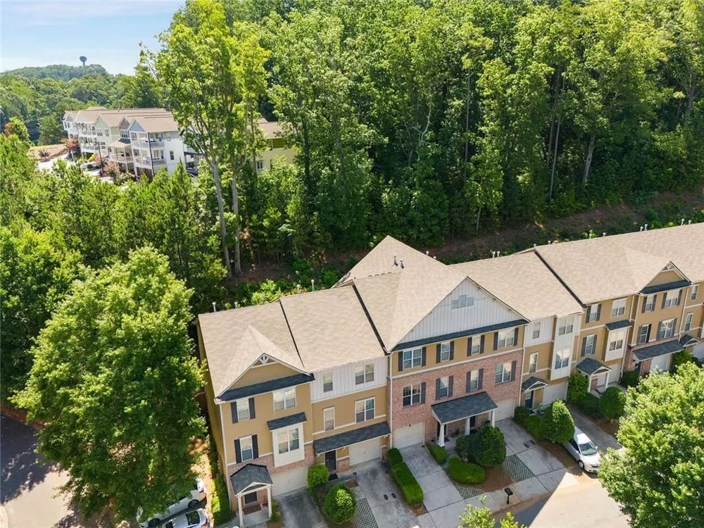 1798 Oakbrook Lane NW #8 Kennesaw, GA 30152