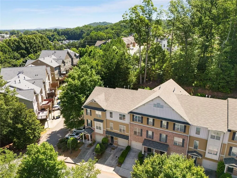 1798 Oakbrook Lane NW #8 Kennesaw, GA 30152