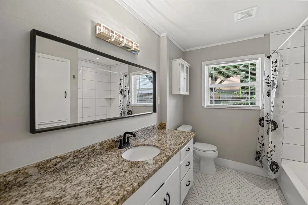 617 Graceland Street Houston, TX 77009