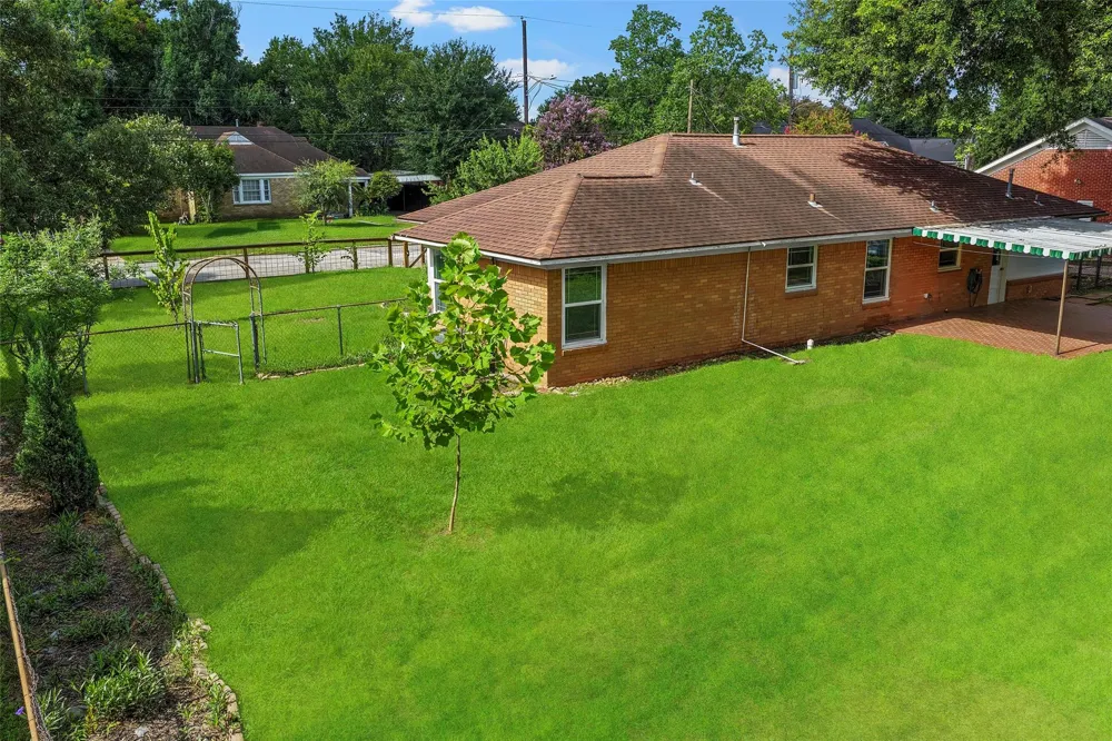 617 Graceland Street Houston, TX 77009