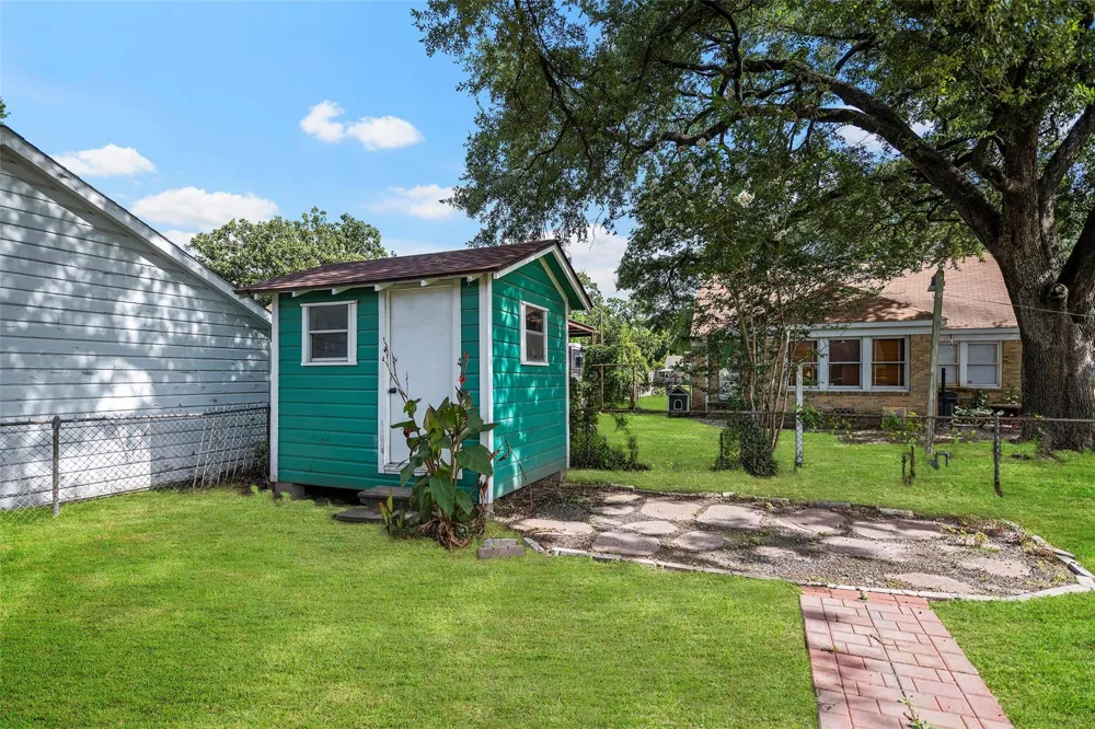 617 Graceland Street Houston, TX 77009