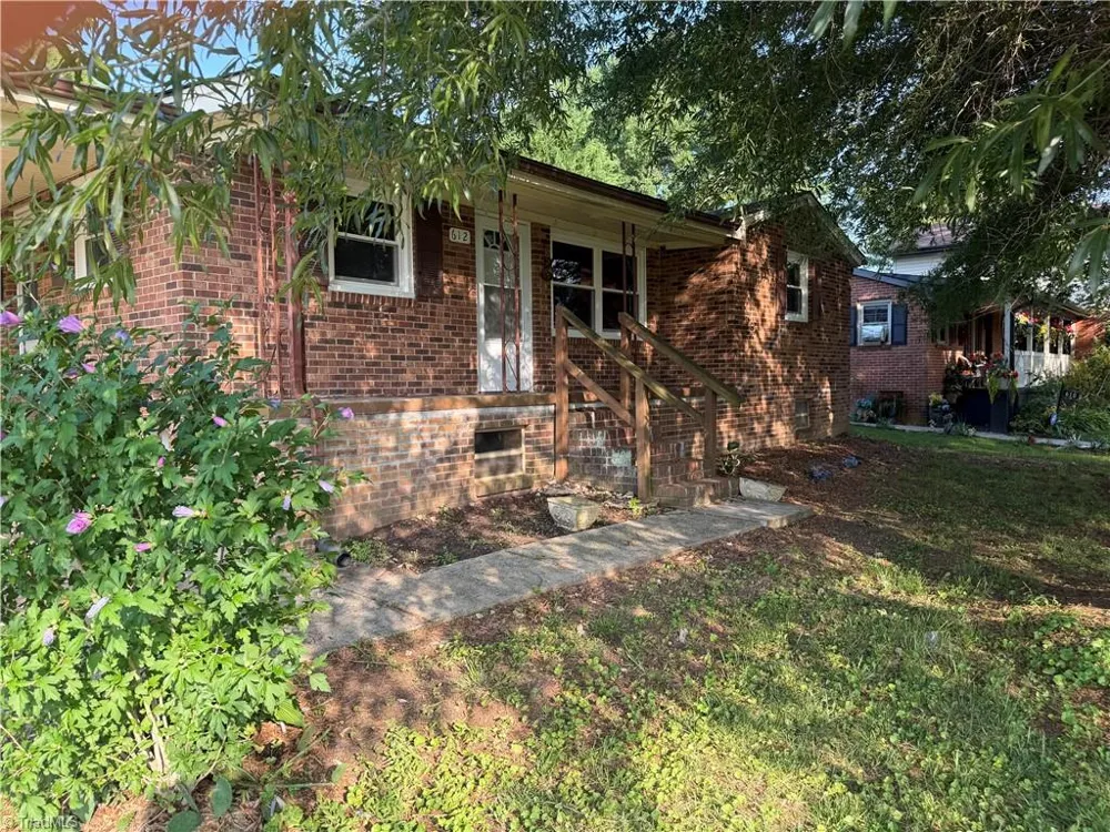 612 School Street Walnut Cove, NC 27052