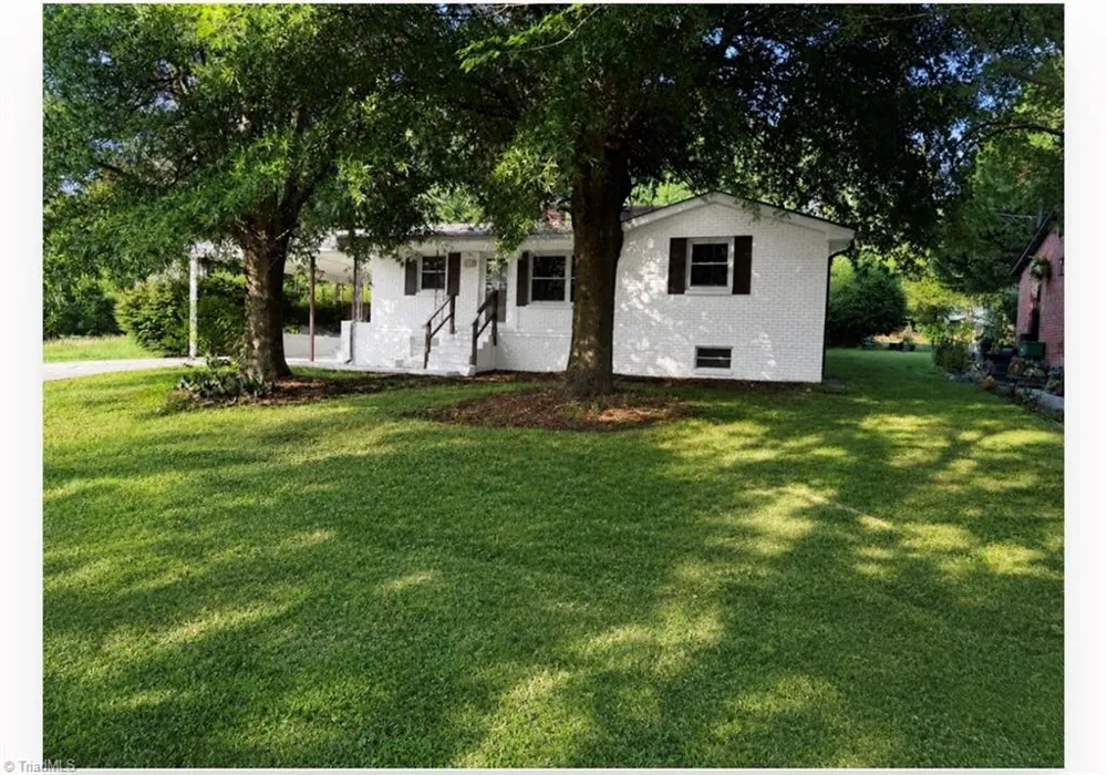 612 School Street Walnut Cove, NC 27052