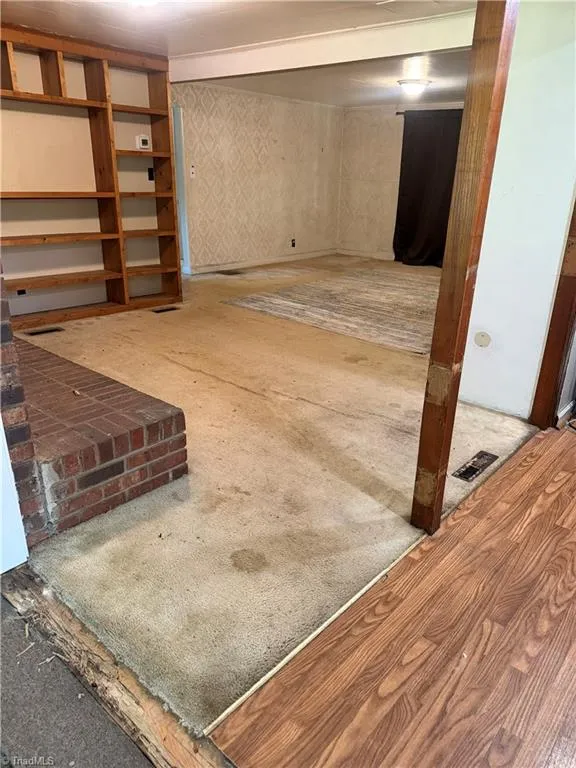 612 School Street Walnut Cove, NC 27052