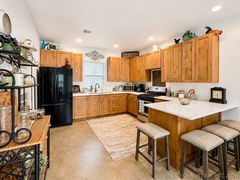 4012 Lucky Lane Kingston, OK 73439