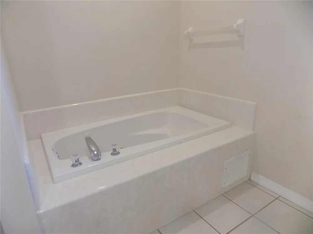 11903 NW 9TH ROAD Gainesville, FL 32606