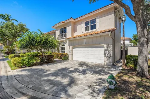1549 Shoreline Way