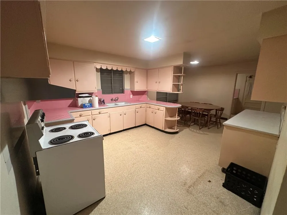 901 E Fulton Street Sinton, TX 78387