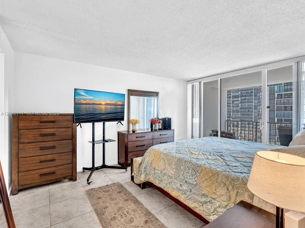 1901 Brickell Ave #B1203 Miami, FL 33129
