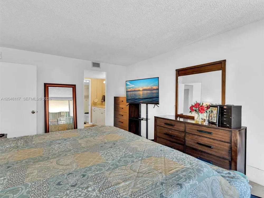 1901 Brickell Ave #B1203 Miami, FL 33129