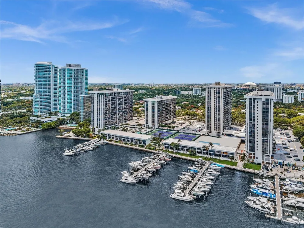 1901 Brickell Ave #B1203 Miami, FL 33129