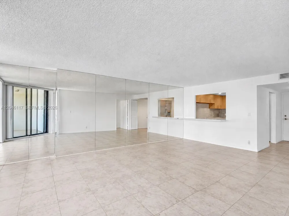 1901 Brickell Ave #B1203 Miami, FL 33129