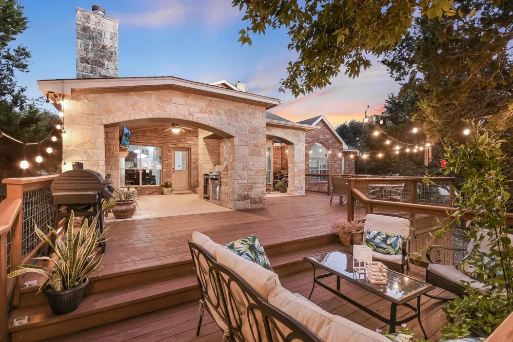 300 Wesley Ridge Drive Spicewood, TX 78669