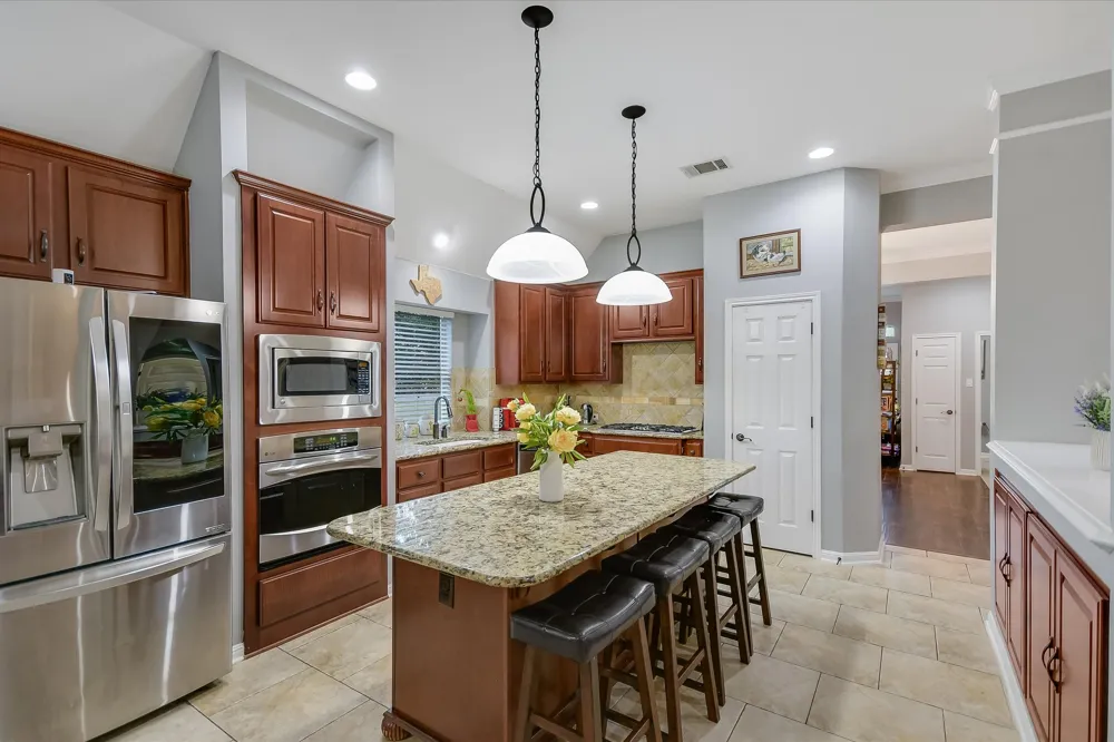 300 Wesley Ridge Drive Spicewood, TX 78669