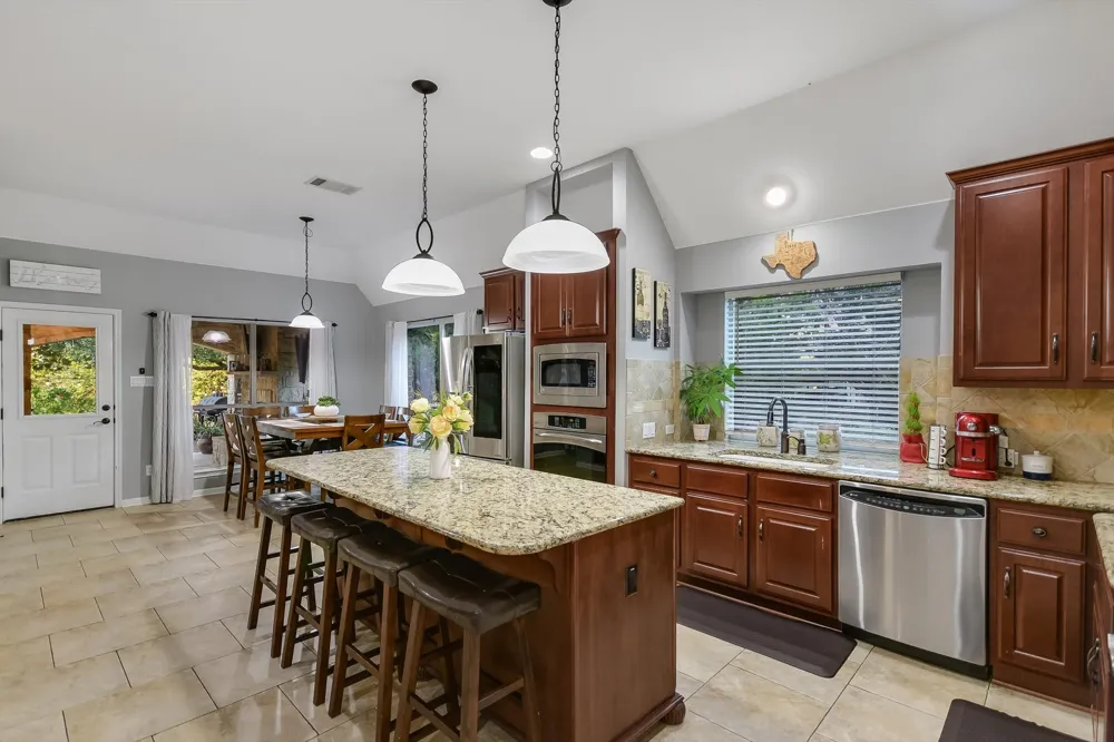 300 Wesley Ridge Drive Spicewood, TX 78669