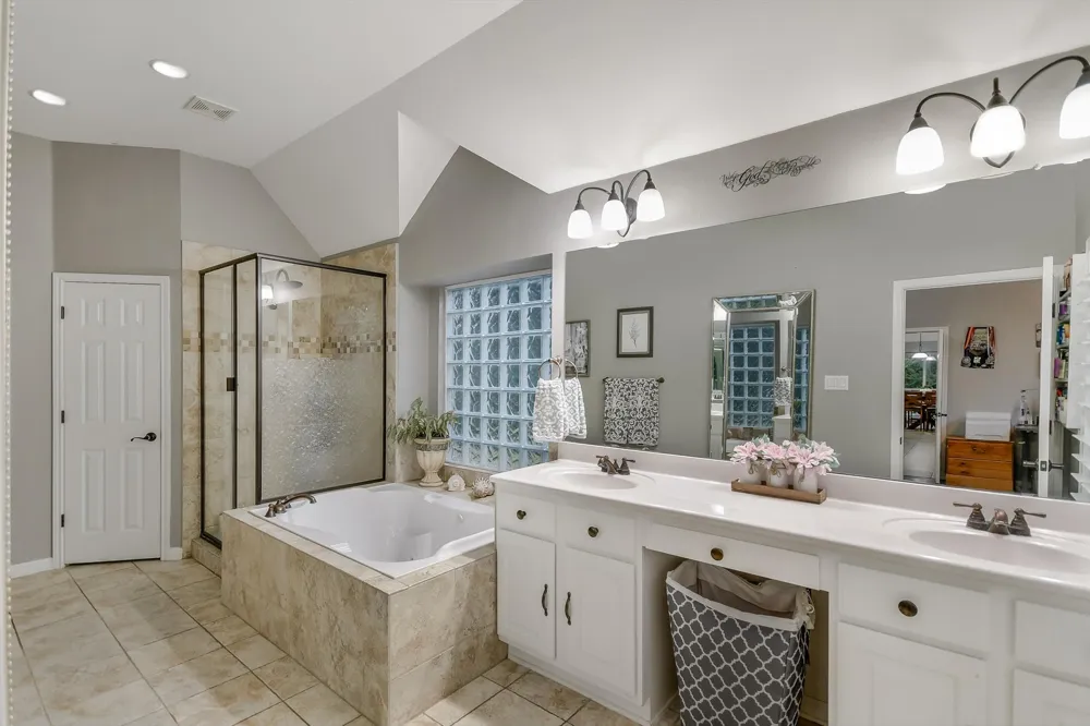 300 Wesley Ridge Drive Spicewood, TX 78669
