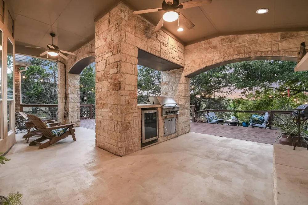 300 Wesley Ridge Drive Spicewood, TX 78669