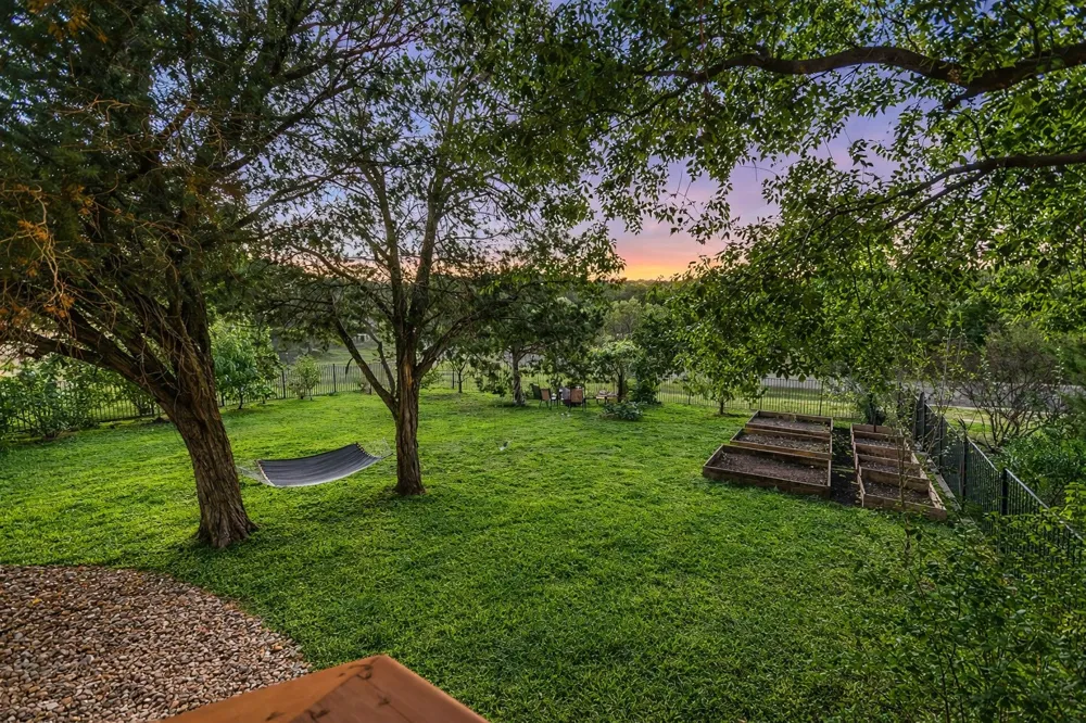 300 Wesley Ridge Drive Spicewood, TX 78669