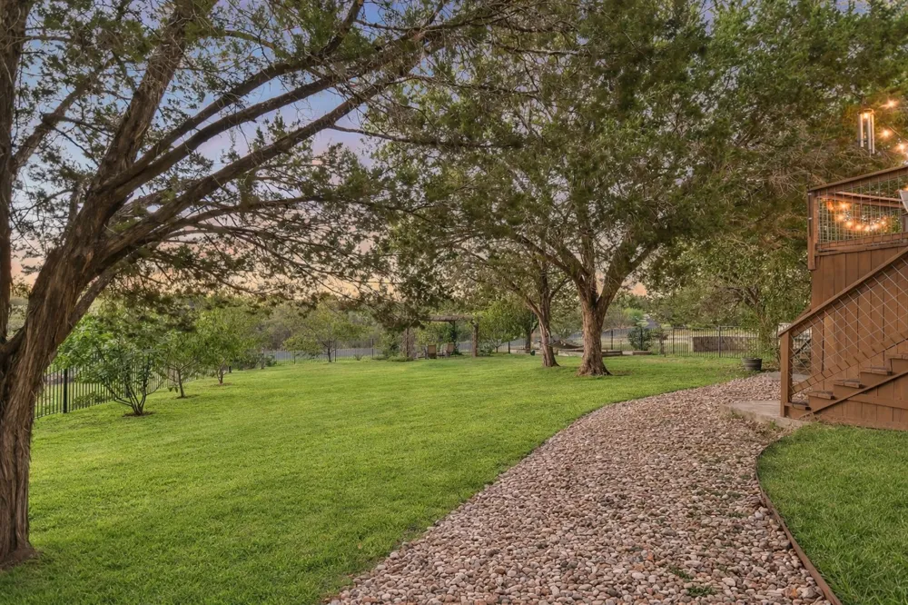 300 Wesley Ridge Drive Spicewood, TX 78669