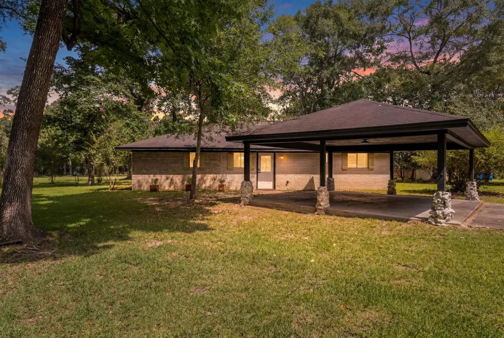 917 Huckleberry Lane Warren, TX 77664