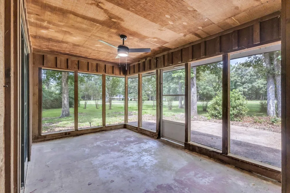 917 Huckleberry Lane Warren, TX 77664
