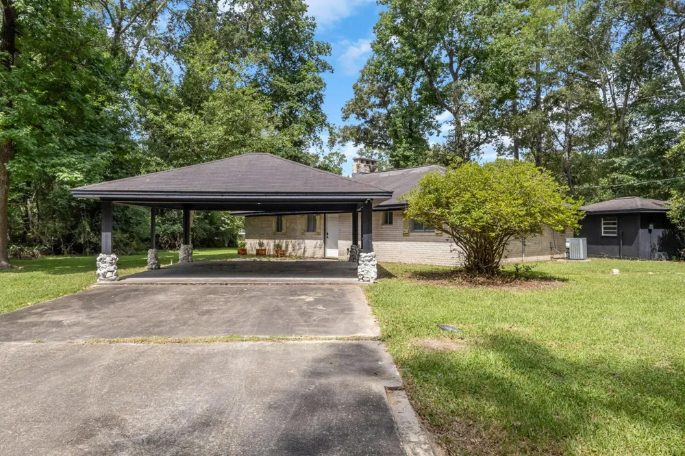 917 Huckleberry Lane Warren, TX 77664