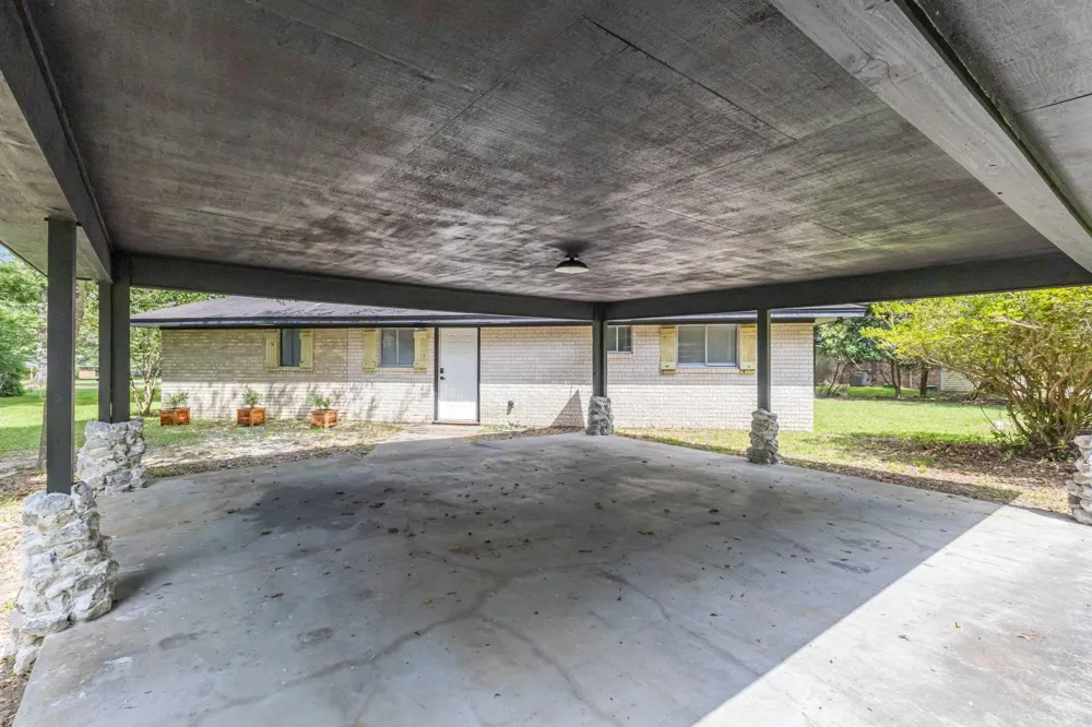 917 Huckleberry Lane Warren, TX 77664