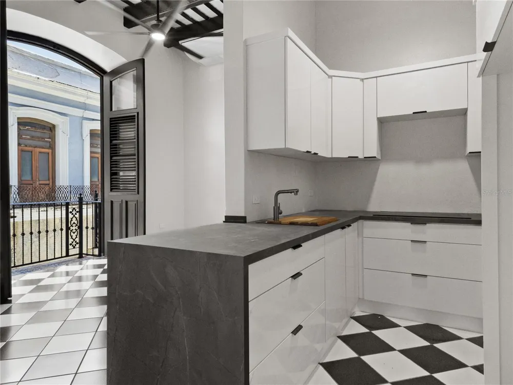 252 CALLE FORTALEZA #252 San Juan, PR 00901