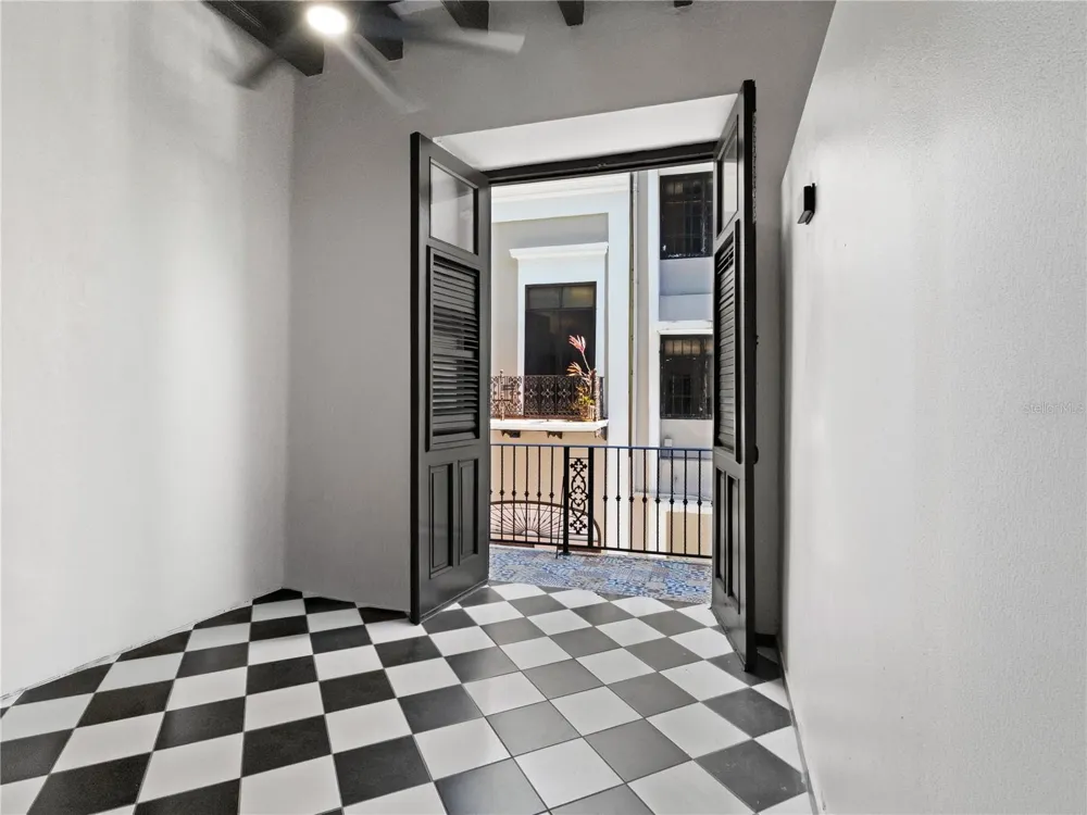 252 CALLE FORTALEZA #252 San Juan, PR 00901
