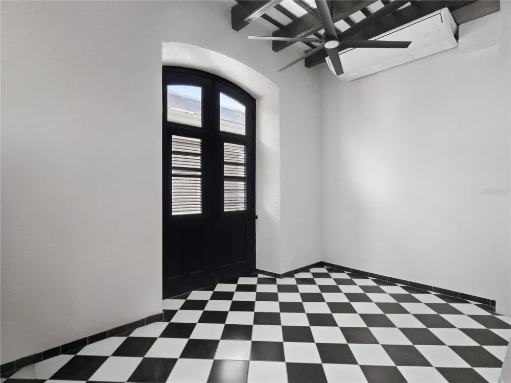 252 CALLE FORTALEZA #252 San Juan, PR 00901