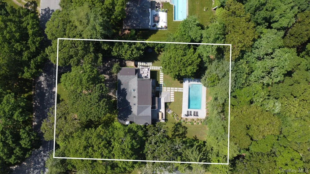 18 Bay View Road Southampton, NY 11968