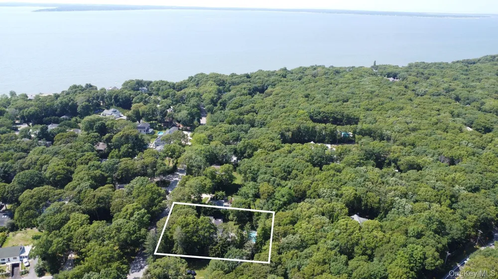 18 Bay View Road Southampton, NY 11968