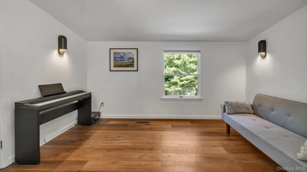 18 Bay View Road Southampton, NY 11968