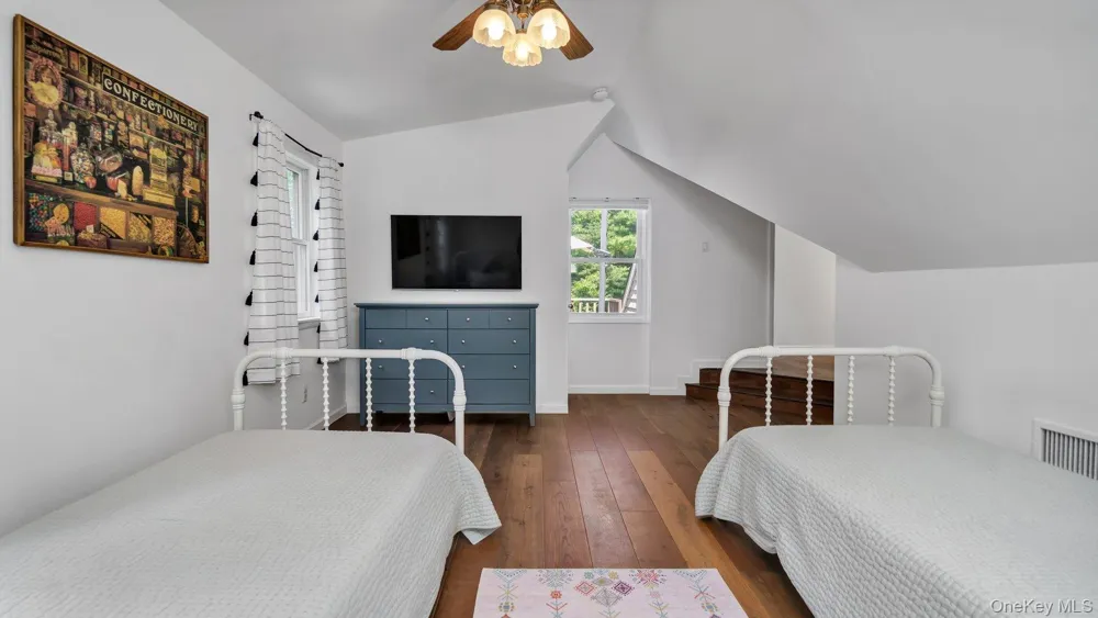 18 Bay View Road Southampton, NY 11968