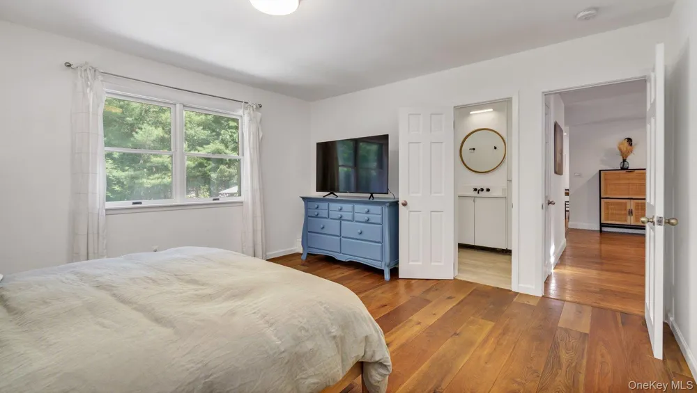 18 Bay View Road Southampton, NY 11968