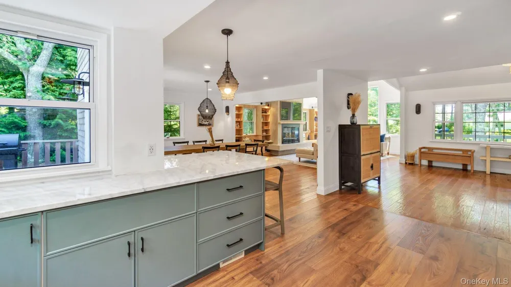 18 Bay View Road Southampton, NY 11968