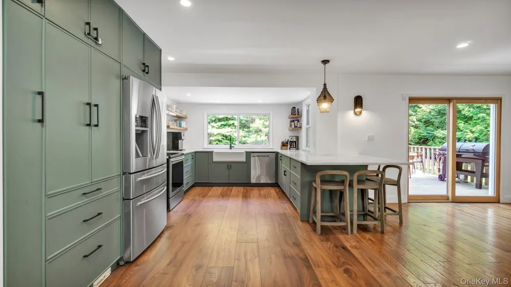 18 Bay View Road Southampton, NY 11968
