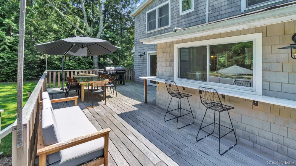 18 Bay View Road Southampton, NY 11968