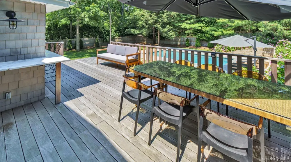 18 Bay View Road Southampton, NY 11968