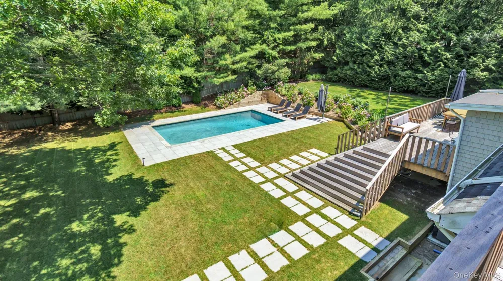18 Bay View Road Southampton, NY 11968