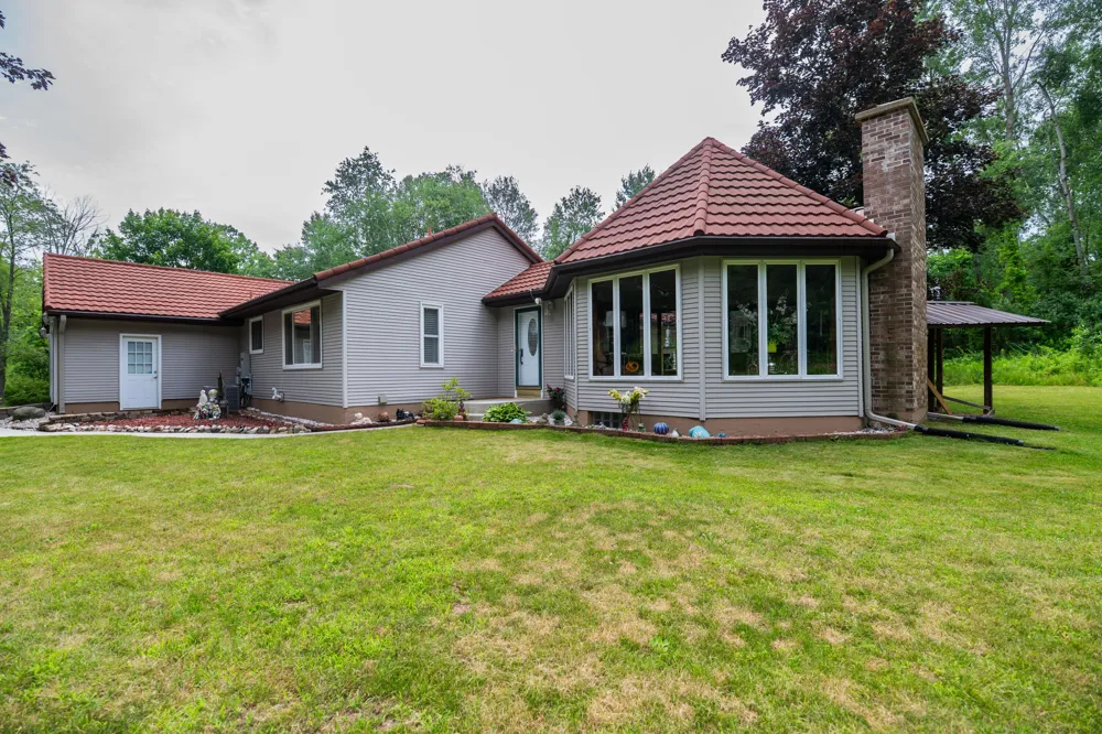 989 McCabe Avenue NE Ada Township, MI 49301