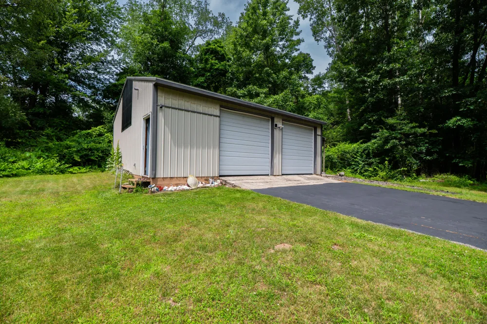 989 McCabe Avenue NE Ada Township, MI 49301
