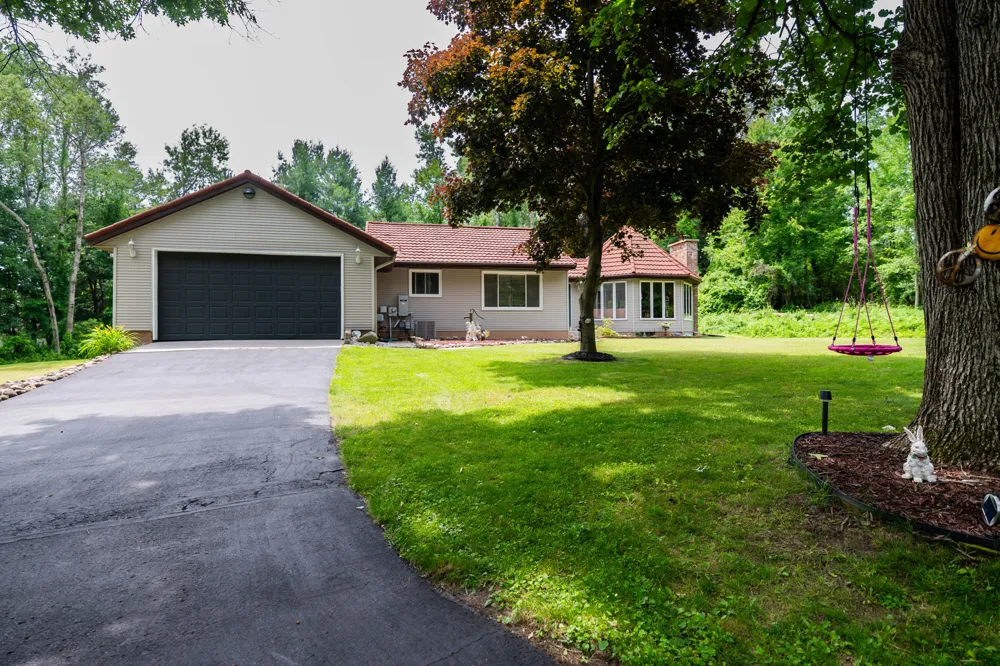 989 McCabe Avenue NE Ada Township, MI 49301
